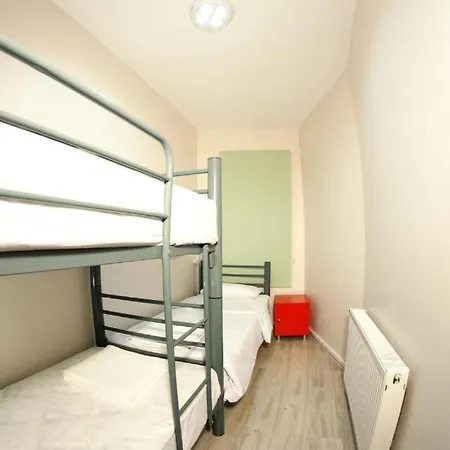 Hostel Grand Bella Vısta