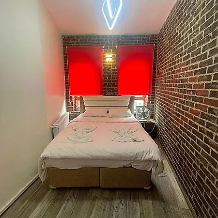 Hostel Grand Bella Vista *