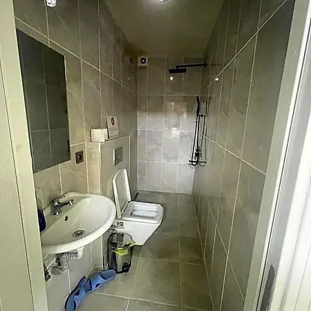 Grand Bella Vista Hostel *