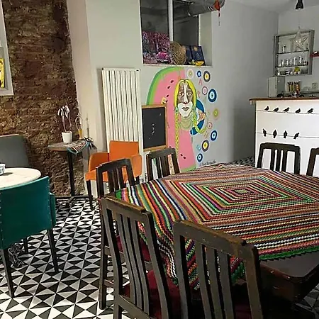 Grand Bella Vista Hostel