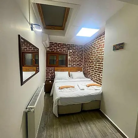 Grand Bella Vista Hostel
