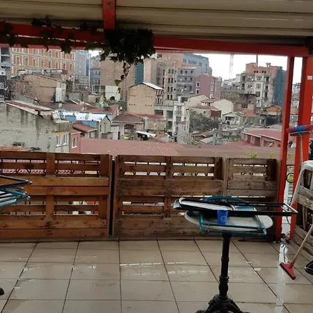 Grand Bella Vista Hostel